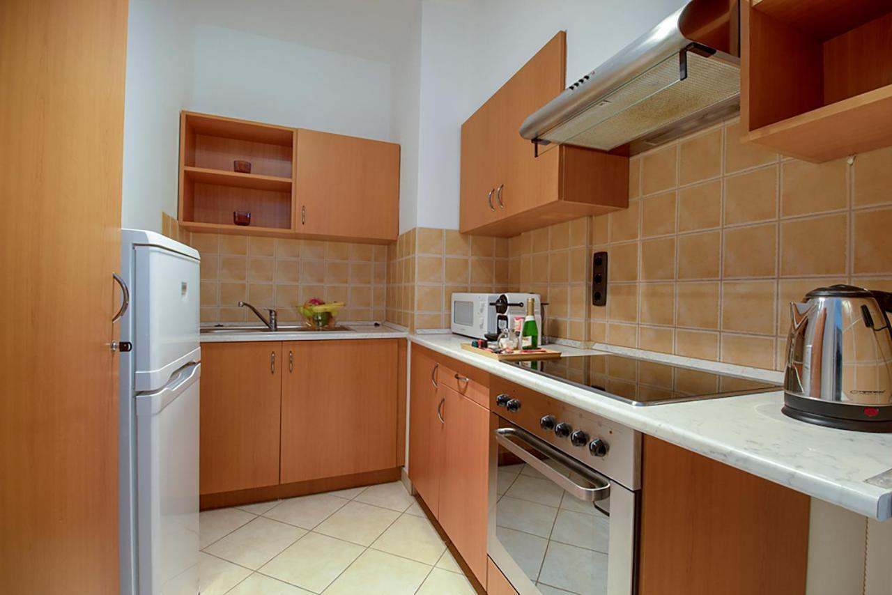 Lotus Gozsdu Apartment *