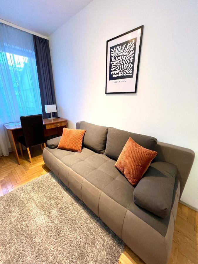 Lotus Gozsdu Apartment *